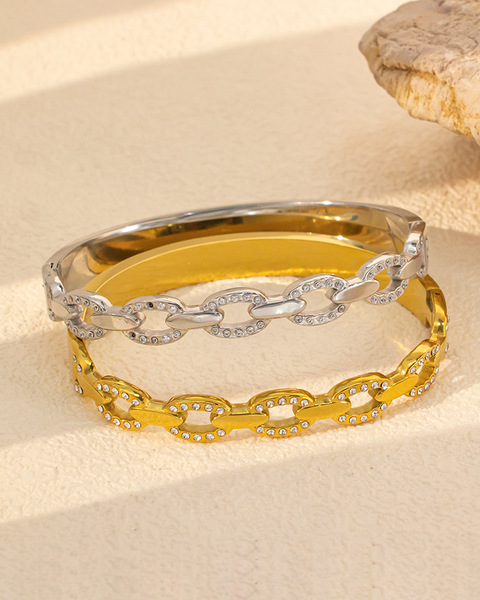 Pig Nose Link Bangle — A Modern Symbol of Strength and Good Fortune