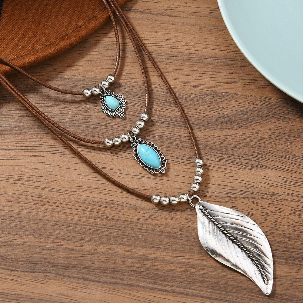 Leaf pendant vintage style necklace