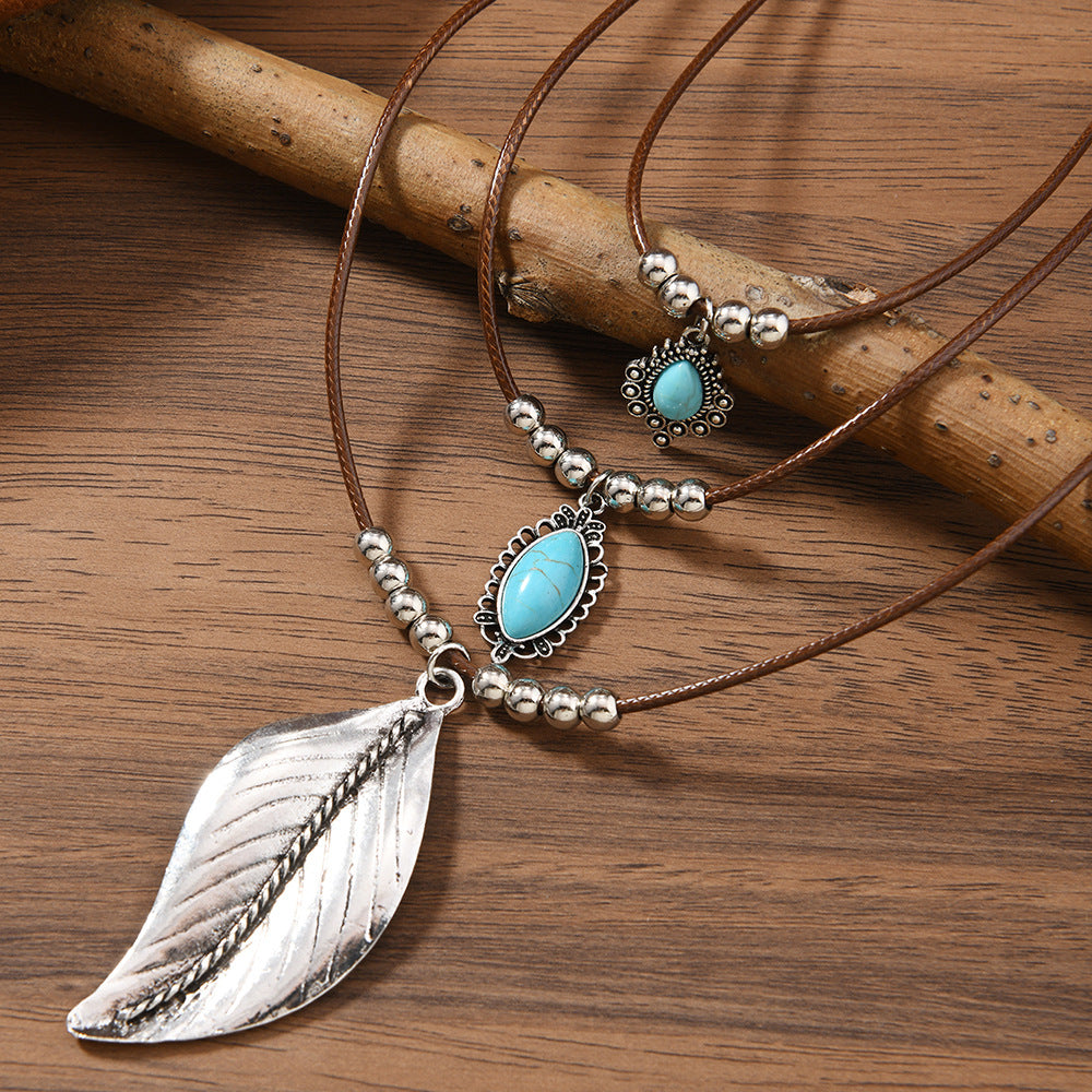 Leaf pendant vintage style necklace