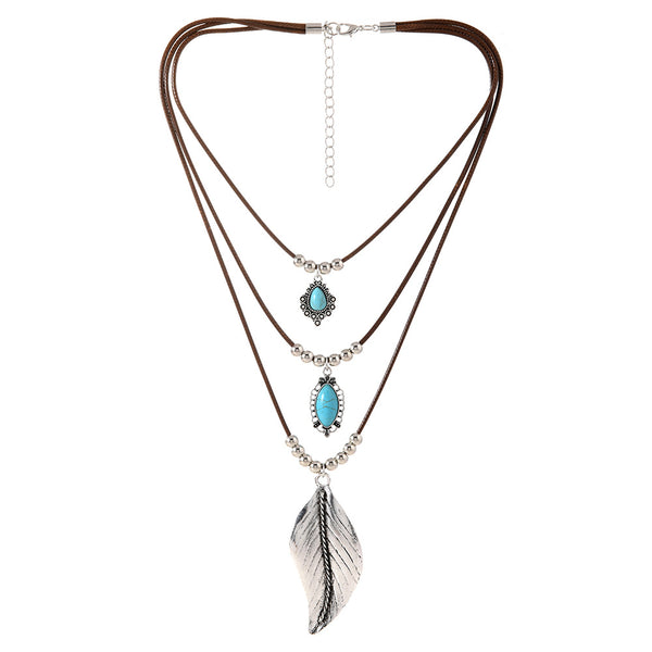 Leaf pendant vintage style necklace