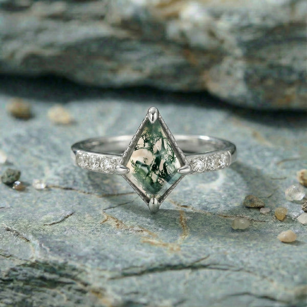 Verdant Glimmer Ring