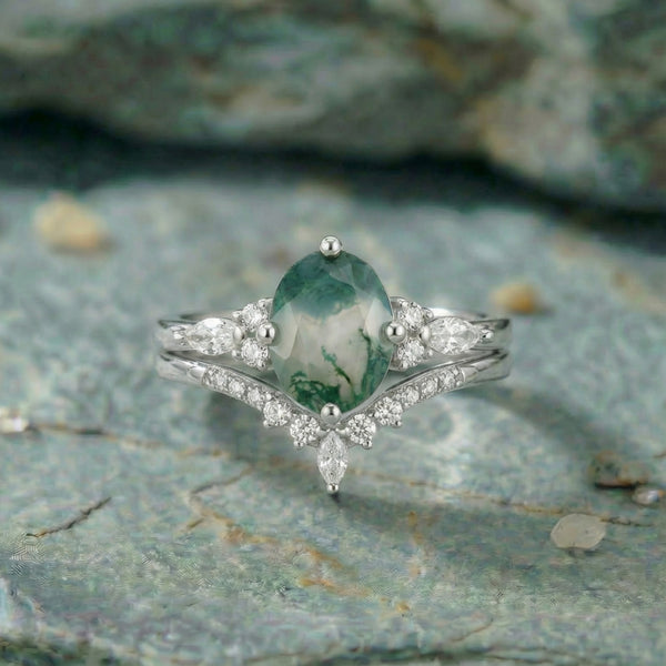 Emerald Sprout Ring