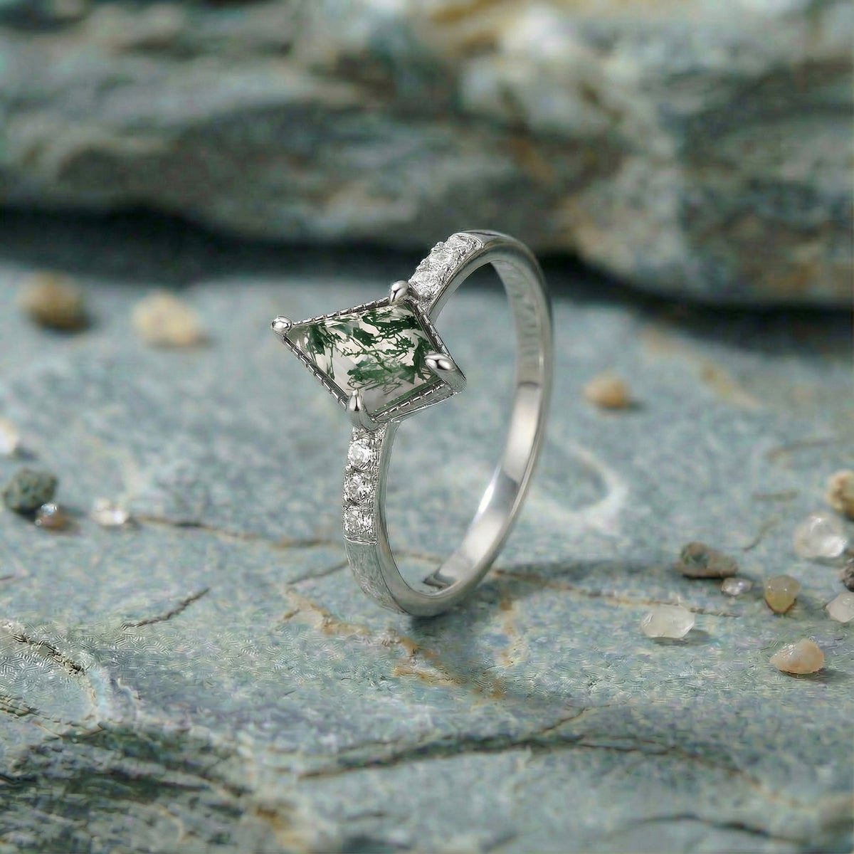 Verdant Glimmer Ring