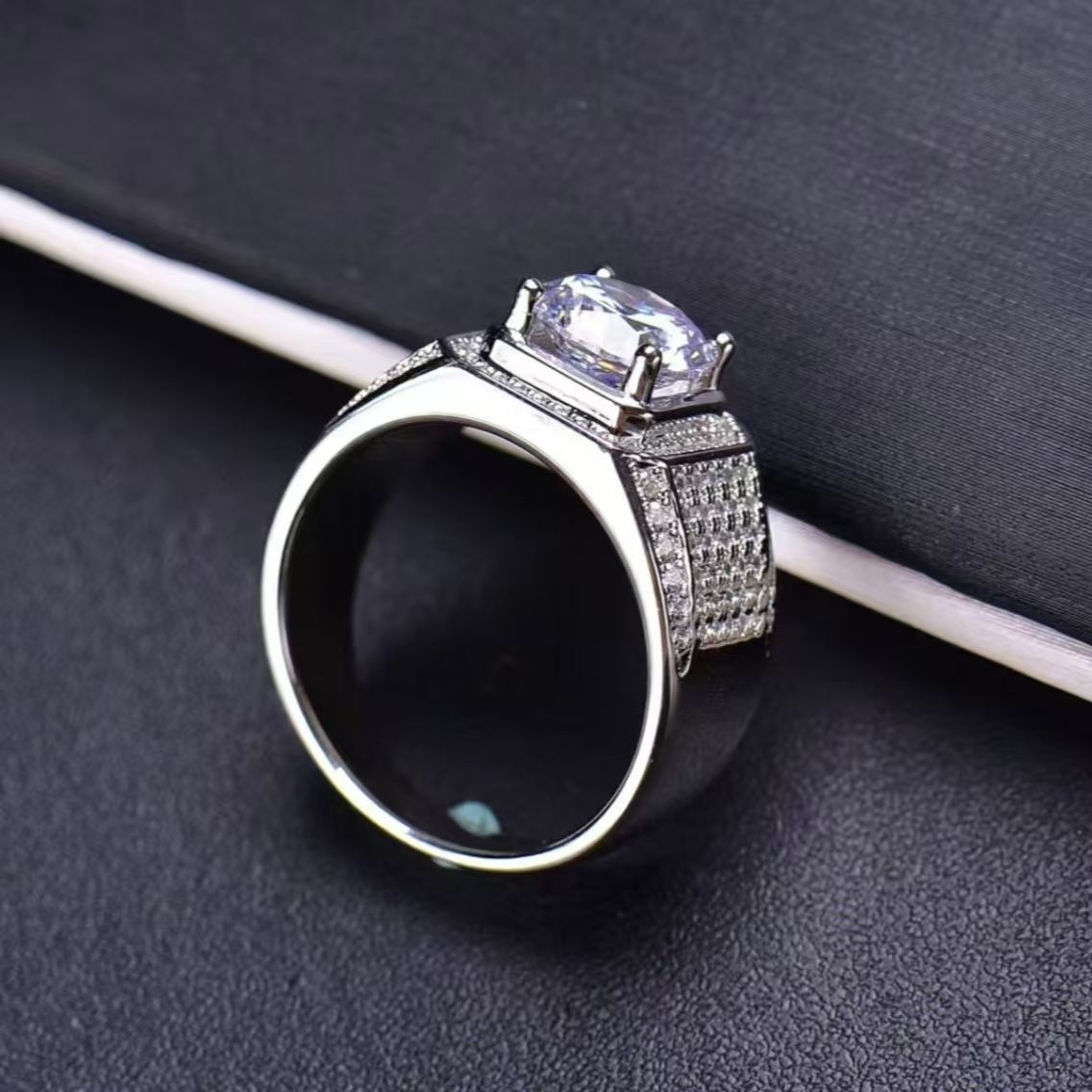 Men's diamond ring