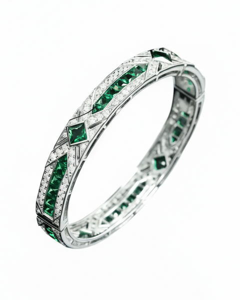 Pig Nose Link Bangle — A Modern Symbol of Strength and Good Fortune