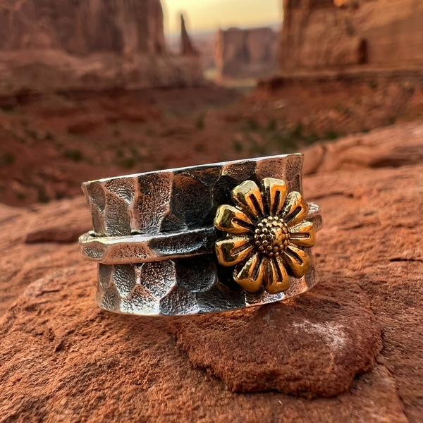 Vintage Daisy Ring